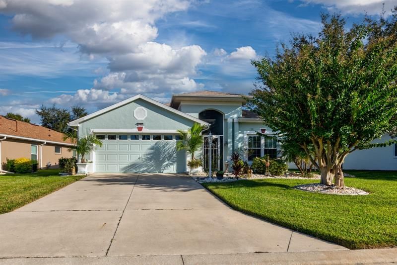 Recently Sold: $410,000 (3 beds, 2 baths, 1804 Square Feet)