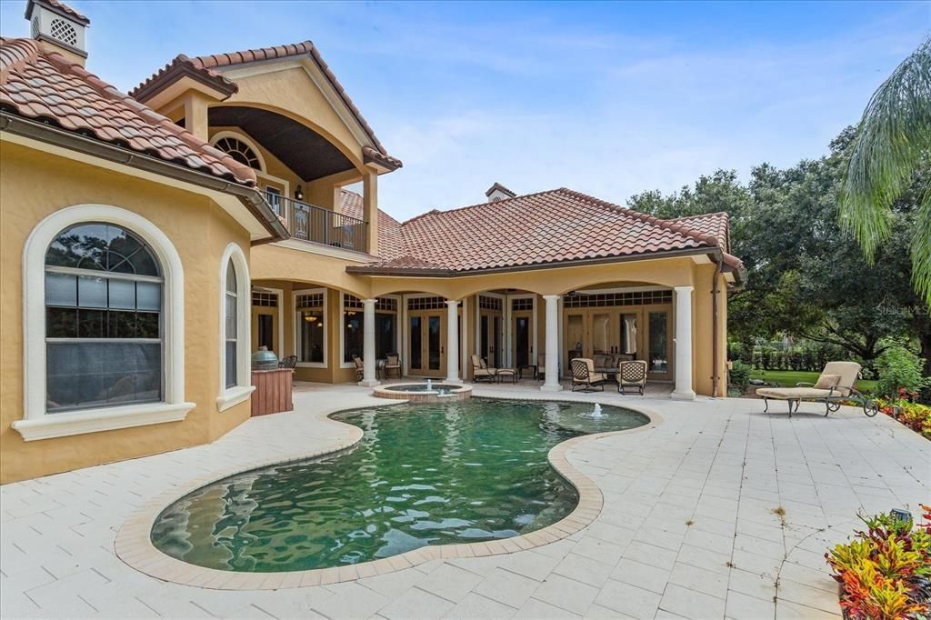 Recently Sold: $2,250,000 (5 beds, 5 baths, 6130 Square Feet)