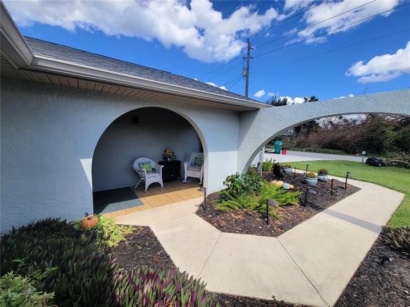 Front Courtyard / Porch