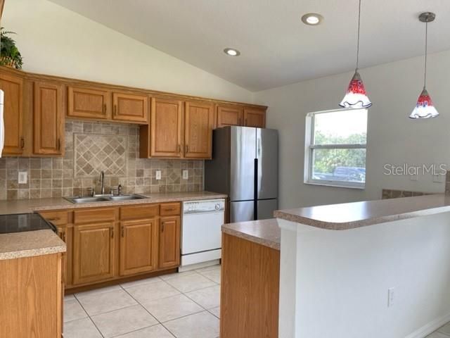 Recently Sold: $265,000 (3 beds, 1 baths, 1152 Square Feet)