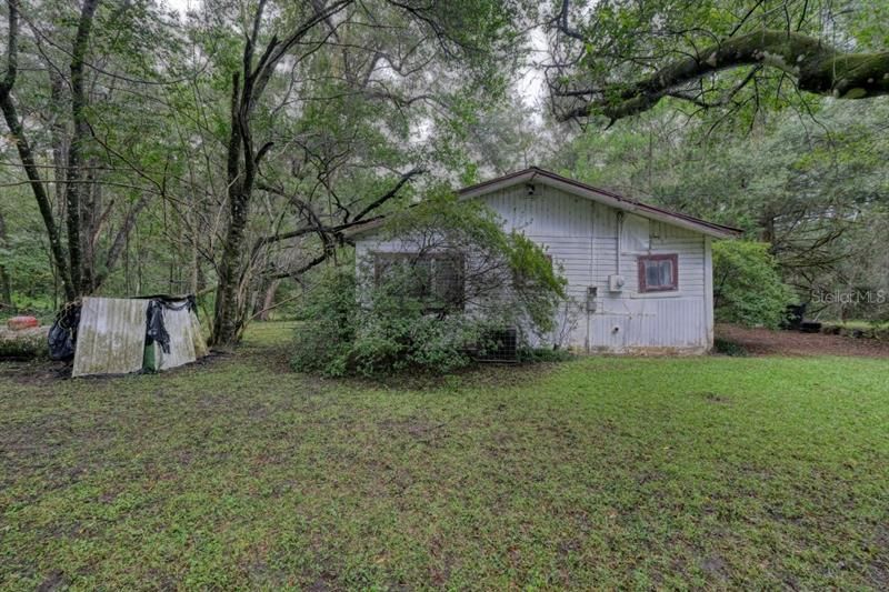 Recently Sold: $55,000 (3 beds, 1 baths, 1304 Square Feet)