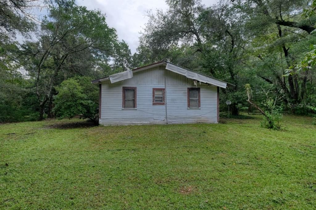 Recently Sold: $55,000 (3 beds, 1 baths, 1304 Square Feet)