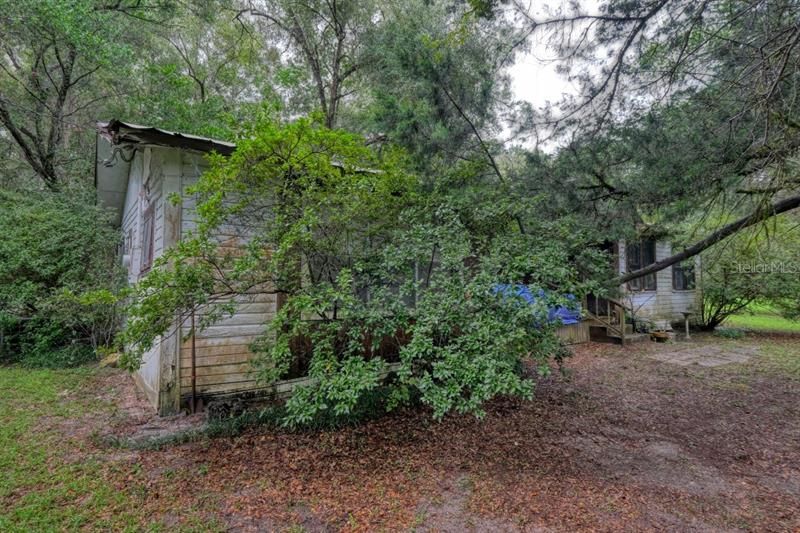 Recently Sold: $55,000 (3 beds, 1 baths, 1304 Square Feet)
