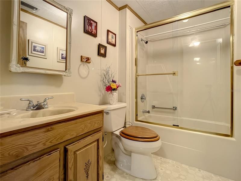 最近售出: $129,900 (2 贝兹, 2 浴室, 1056 平方英尺)