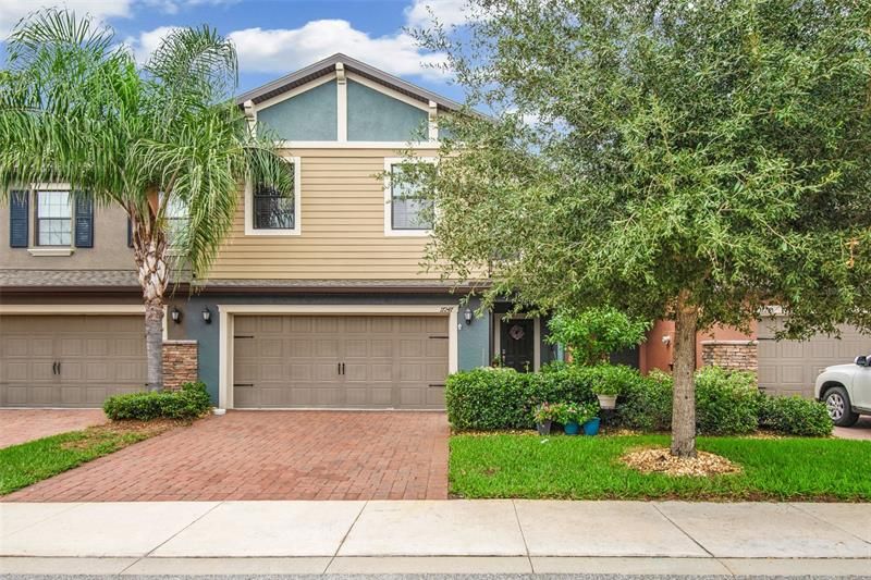 Recently Sold: $459,000 (3 beds, 2 baths, 2303 Square Feet)
