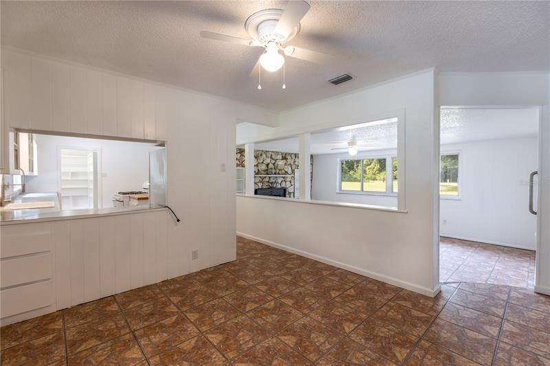 Recently Sold: $340,000 (3 beds, 2 baths, 2189 Square Feet)