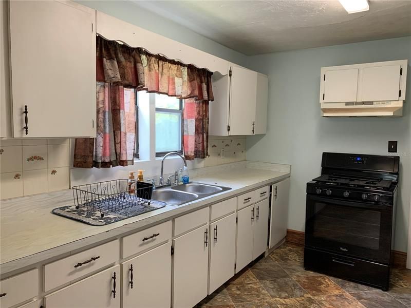 Recently Sold: $132,500 (2 beds, 1 baths, 920 Square Feet)