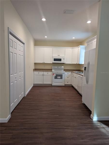 Recently Sold: $215,000 (3 beds, 2 baths, 1100 Square Feet)