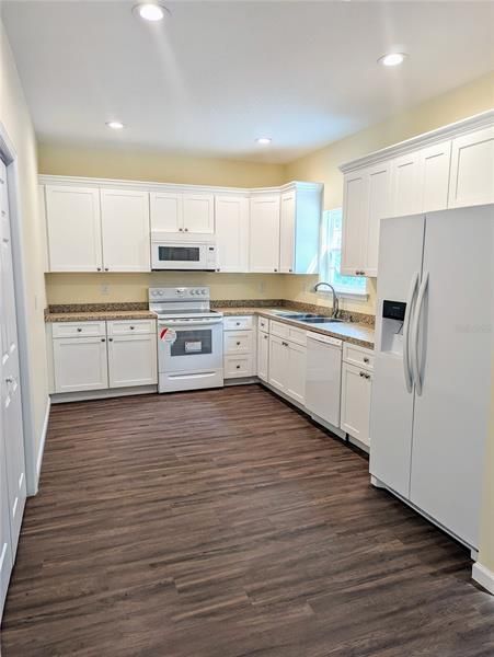 Recently Sold: $215,000 (3 beds, 2 baths, 1100 Square Feet)