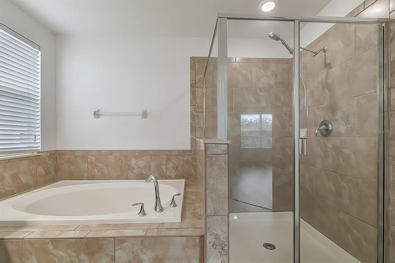 最近售出: $419,000 (5 贝兹, 3 浴室, 2574 平方英尺)