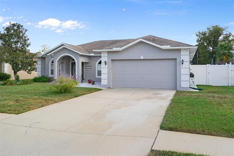 Recently Sold: $349,900 (3 beds, 2 baths, 1948 Square Feet)