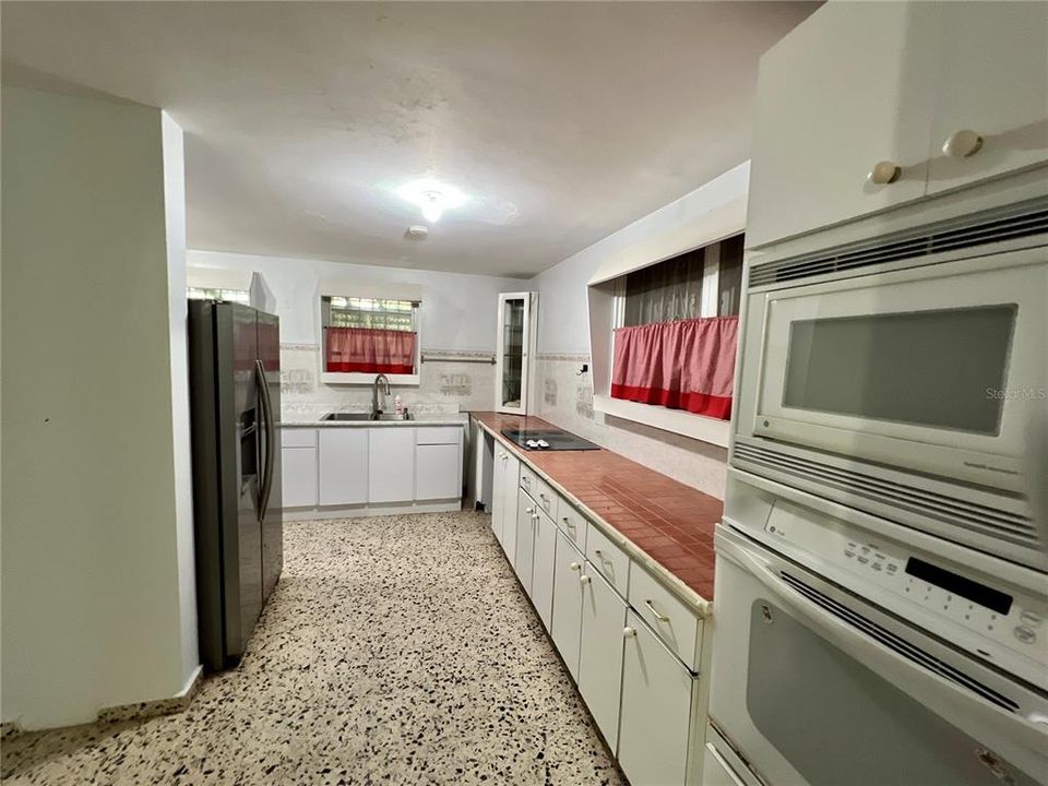 Vendido Recientemente: $165,000 (4 camas, 2 baños, 1832 Pies cuadrados)