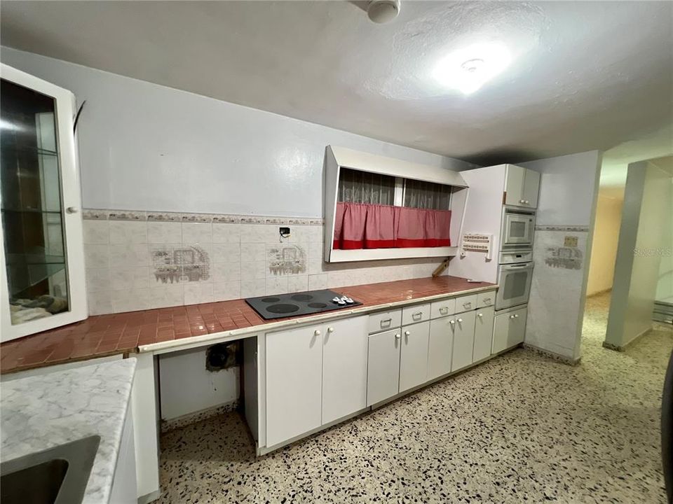 Vendido Recientemente: $165,000 (4 camas, 2 baños, 1832 Pies cuadrados)