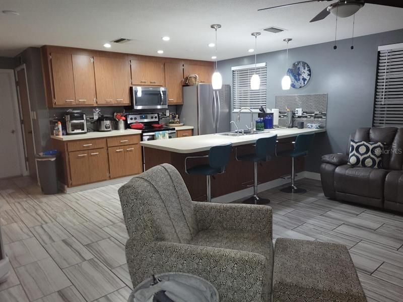Recently Sold: $240,000 (2 beds, 2 baths, 1464 Square Feet)