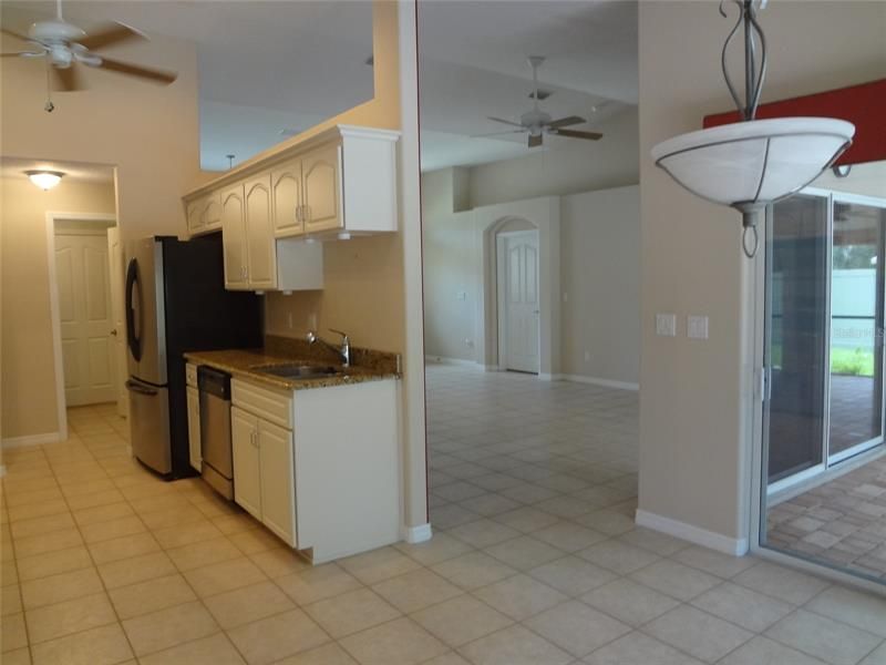 Recently Rented: $2,100 (3 beds, 2 baths, 1626 Square Feet)