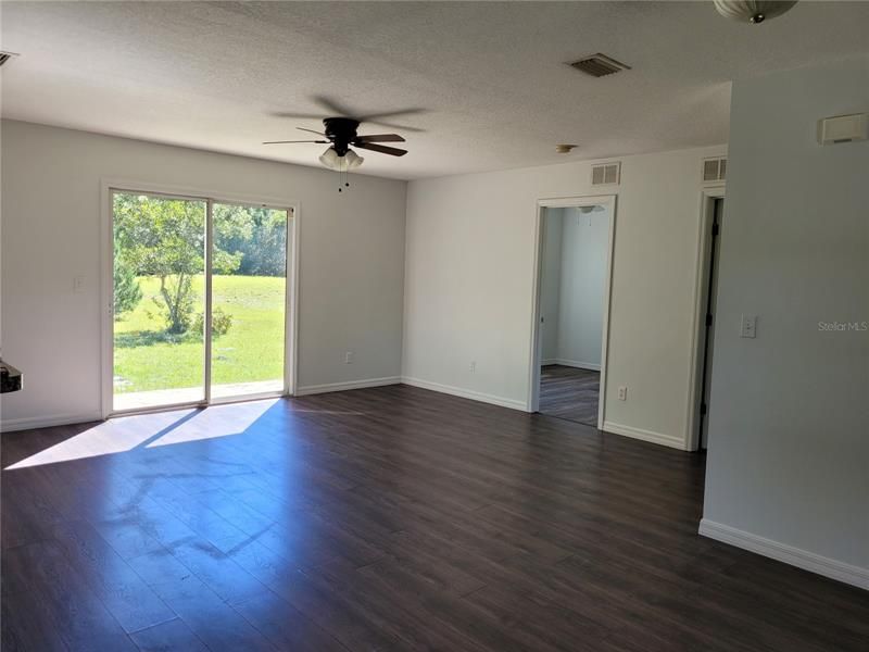 Recently Sold: $259,000 (3 beds, 2 baths, 1200 Square Feet)