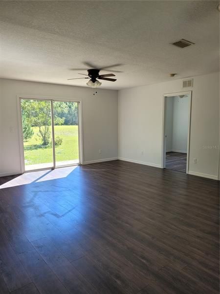 Recently Sold: $259,000 (3 beds, 2 baths, 1200 Square Feet)