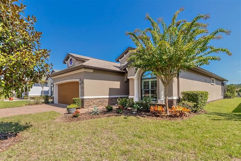 Recently Sold: $449,900 (3 beds, 2 baths, 1919 Square Feet)
