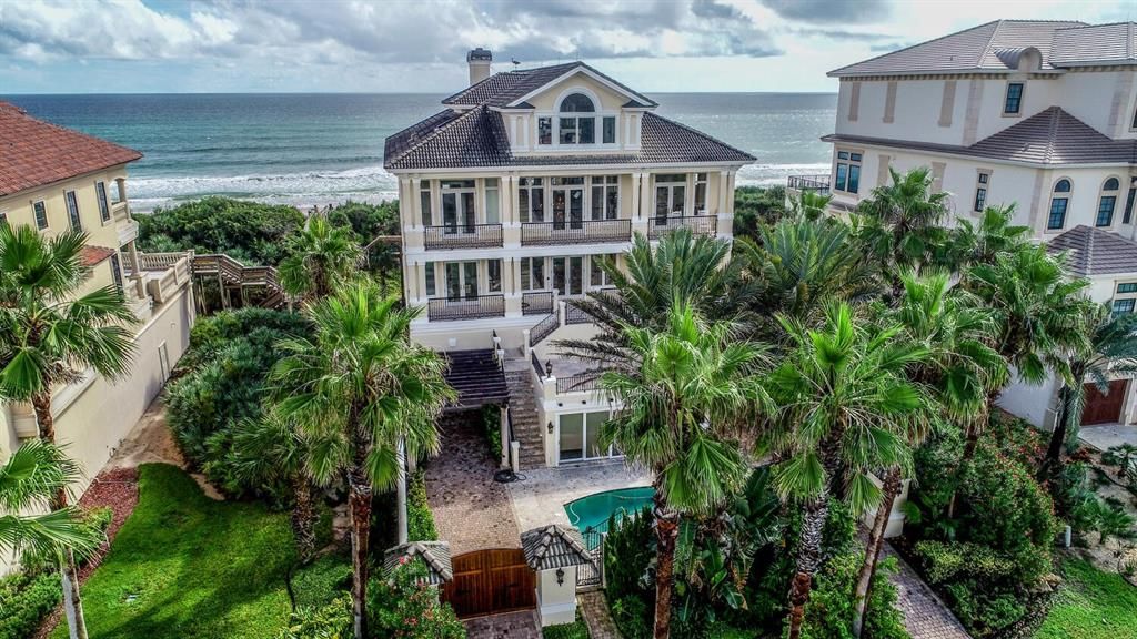 Recently Sold: $4,499,000 (4 beds, 6 baths, 7682 Square Feet)