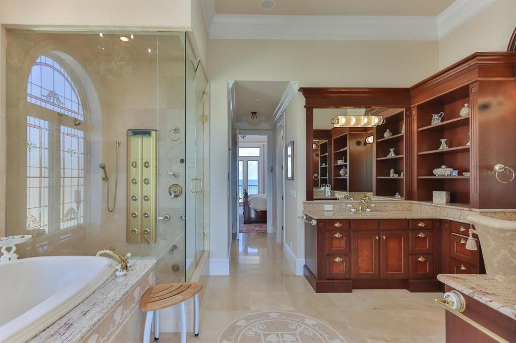 Primary Bath, 2 walk in closets, linen closet