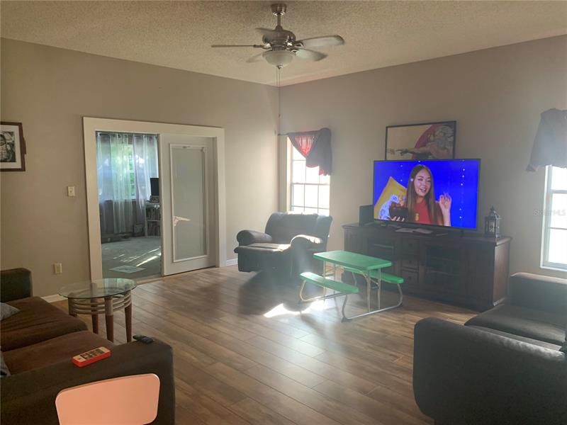 Recently Sold: $285,000 (2 beds, 2 baths, 1594 Square Feet)