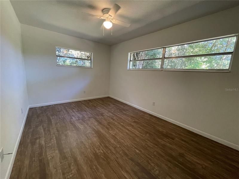 Recently Rented: $1,800 (3 beds, 2 baths, 1402 Square Feet)