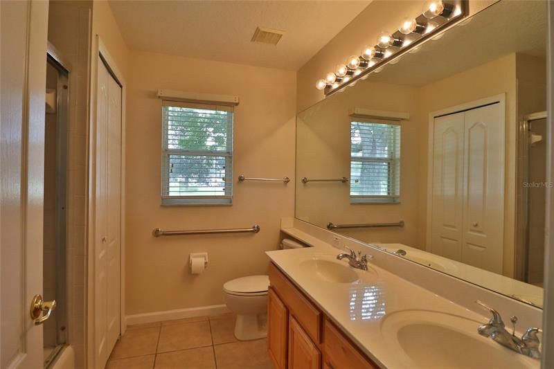 Недавно арендовано: $2,400 (4 спален, 3 ванн, 2530 Квадратных фут)