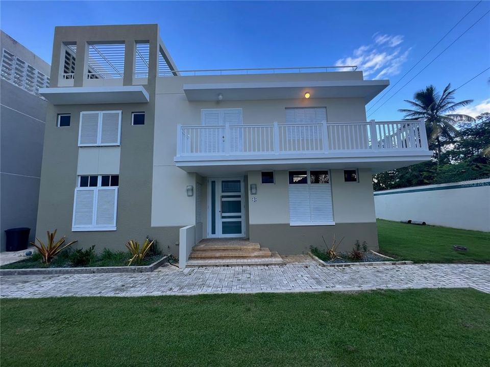 Recently Rented: $2,500 (3 beds, 3 baths, 3127 Square Feet)