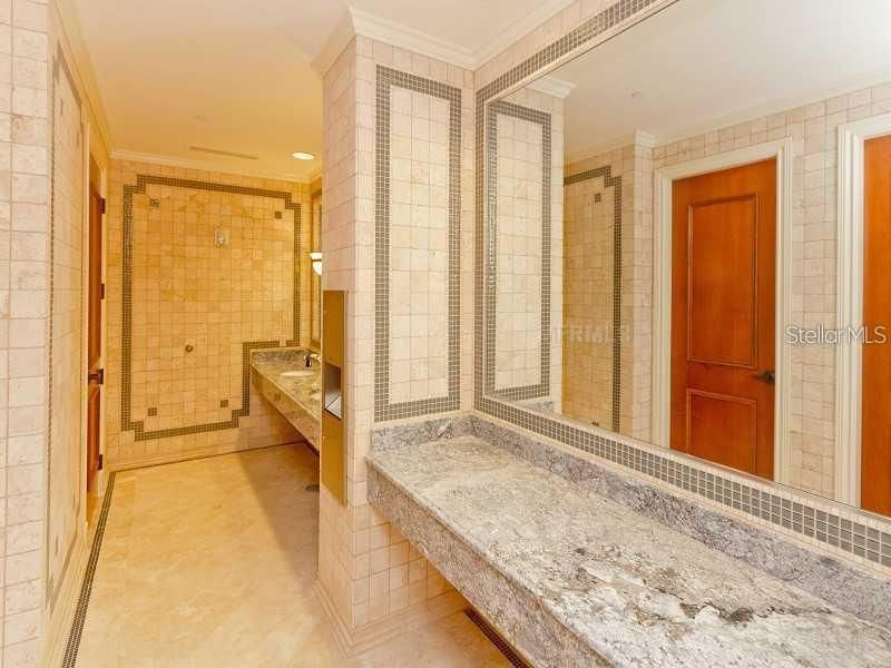 最近售出: $11,400 (0 贝兹, 0 浴室, 1156 平方英尺)