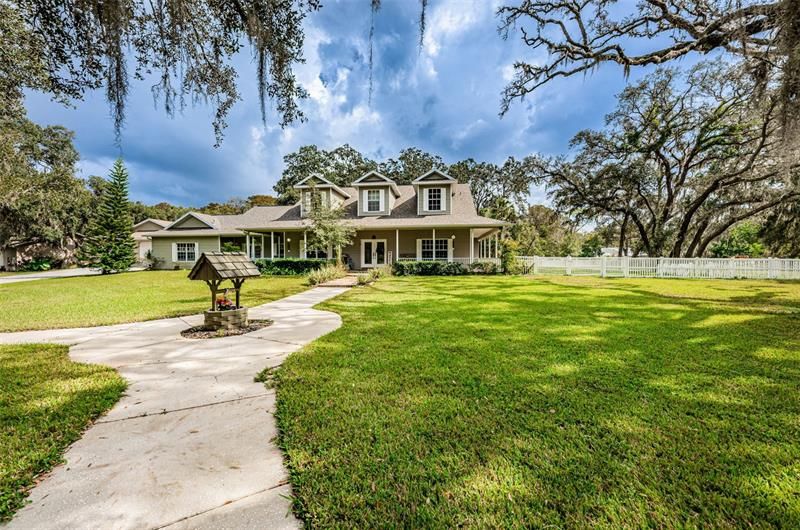 Recently Sold: $1,899,000 (6 beds, 6 baths, 4688 Square Feet)