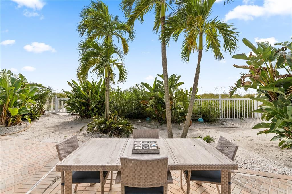 Recently Sold: $4,500,000 (3 beds, 3 baths, 4204 Square Feet)