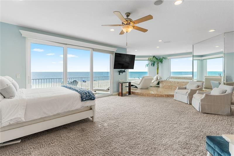 Recently Sold: $4,500,000 (3 beds, 3 baths, 4204 Square Feet)