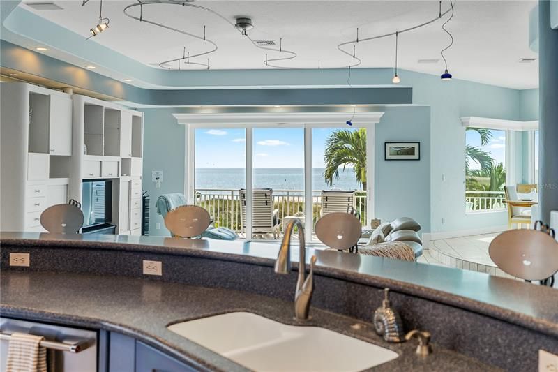 Recently Sold: $4,500,000 (3 beds, 3 baths, 4204 Square Feet)