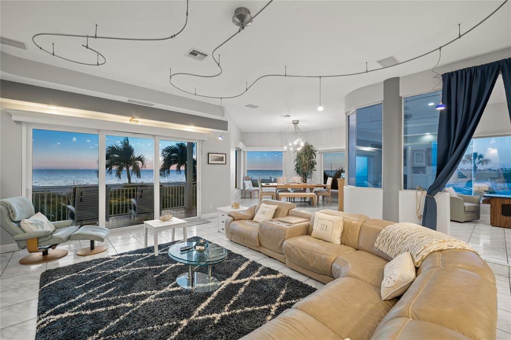 Recently Sold: $4,500,000 (3 beds, 3 baths, 4204 Square Feet)