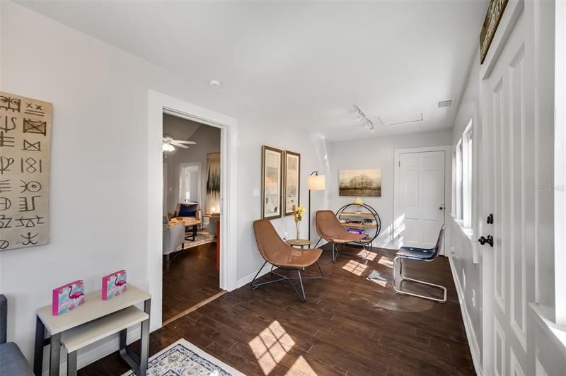 Recently Sold: $550,000 (3 beds, 2 baths, 1105 Square Feet)