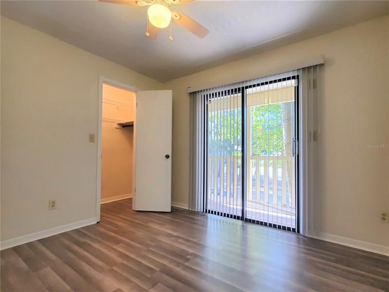 Recently Rented: $1,275 (2 beds, 1 baths, 900 Square Feet)