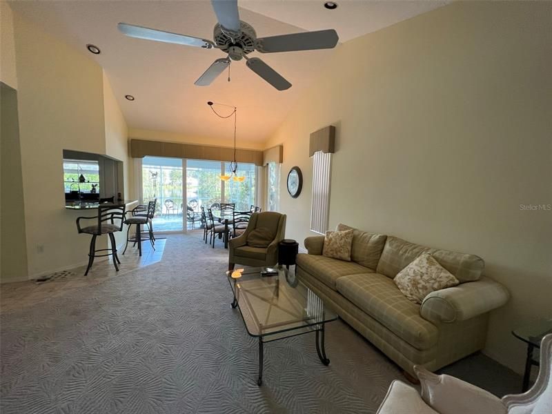 Recently Sold: $355,000 (2 beds, 2 baths, 1407 Square Feet)
