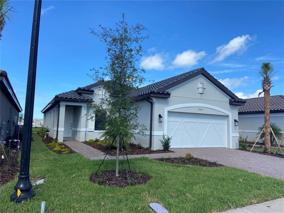 Recently Sold: $464,037 (3 beds, 2 baths, 1829 Square Feet)