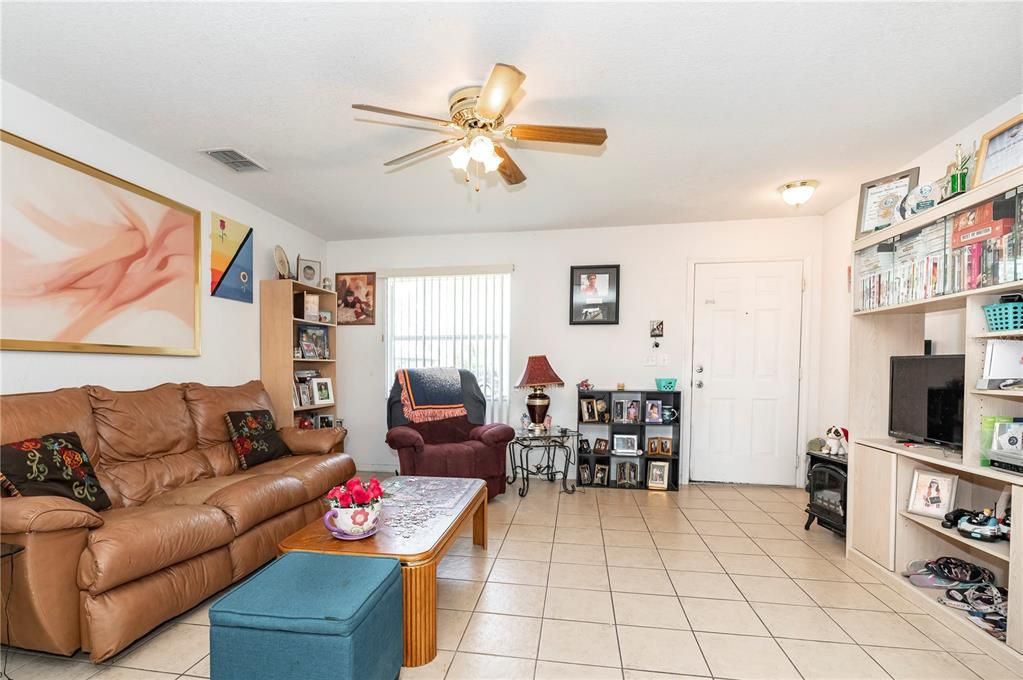 Recently Sold: $229,000 (3 beds, 2 baths, 1240 Square Feet)