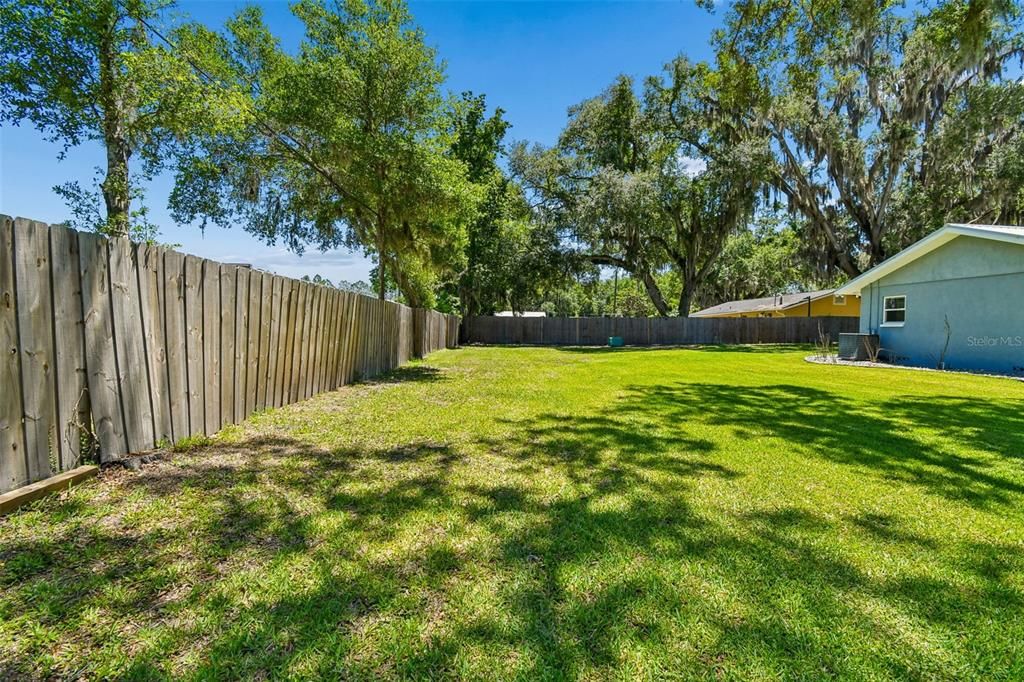 For Sale: $747,000 (2 beds, 1 baths, 1404 Square Feet)