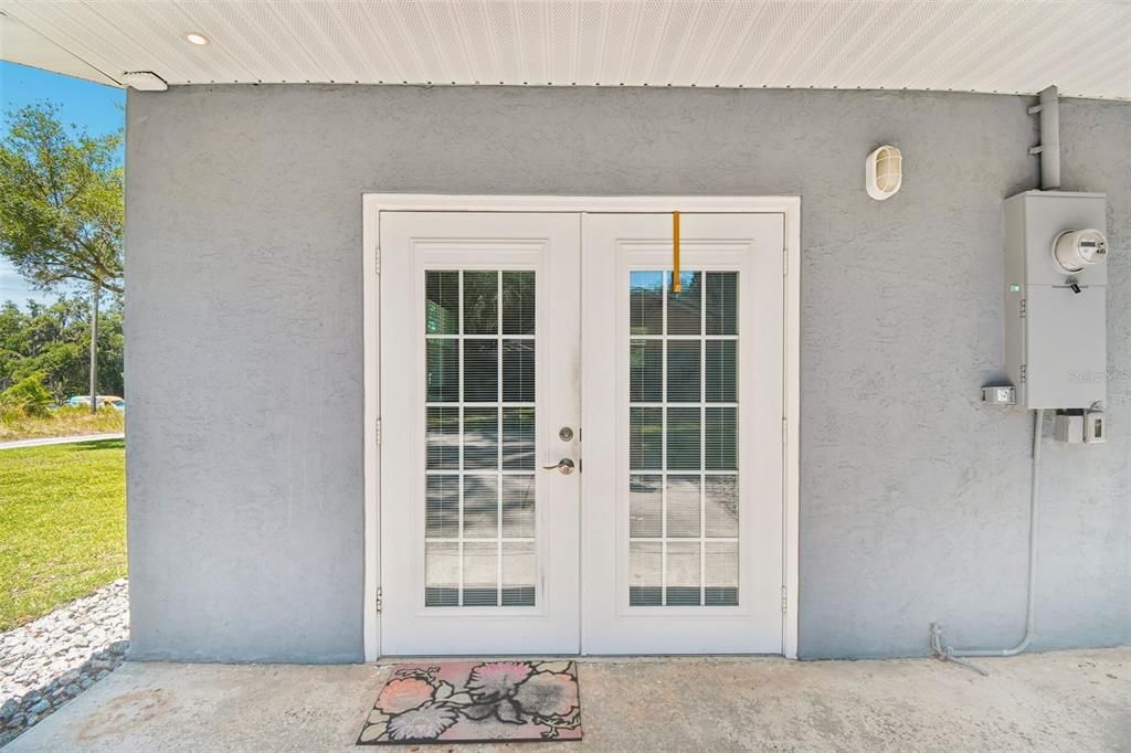 For Sale: $747,000 (2 beds, 1 baths, 1404 Square Feet)