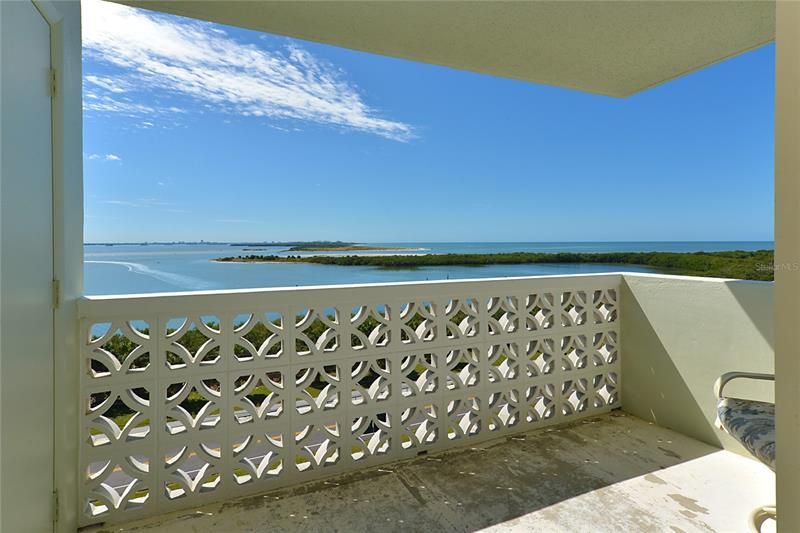 Expanded size balcony that gives you unobstructed views of some of the most iconic water and island views one can have in Florida. You truly will feel like you are in paradise.