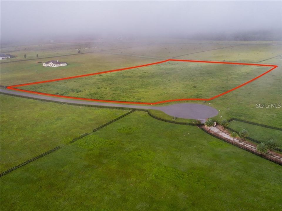 На продажу: $315,999 (10.08 acres)