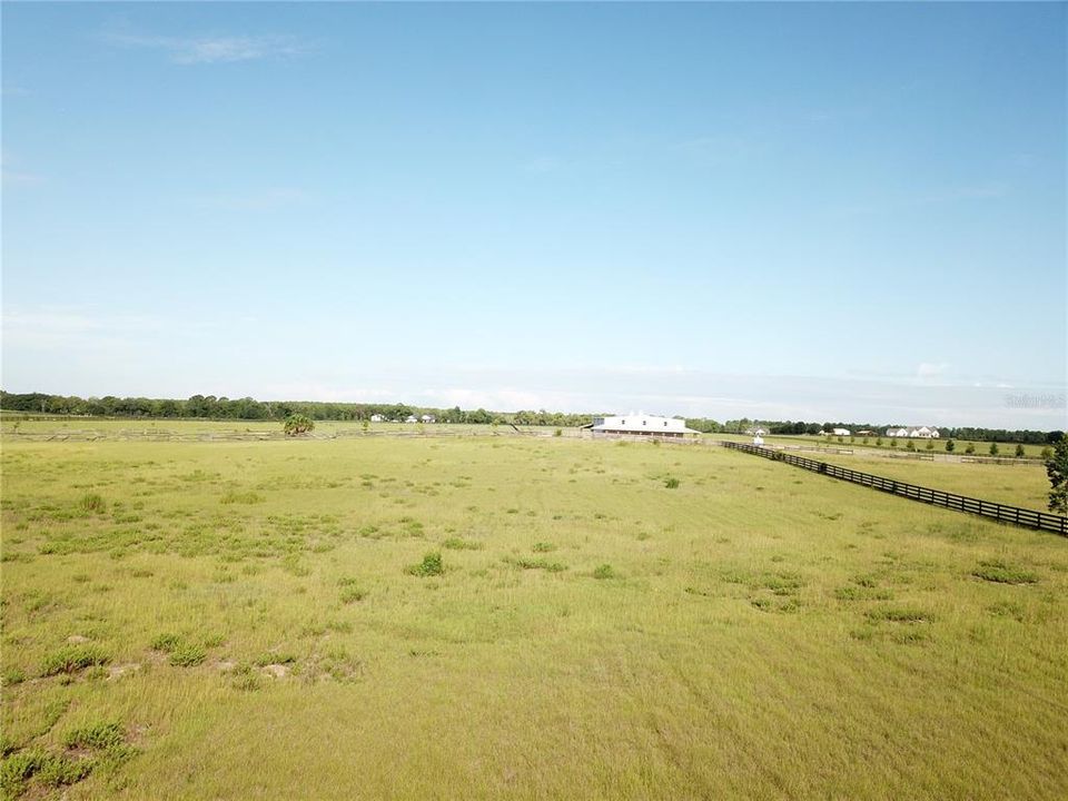 На продажу: $315,999 (10.08 acres)