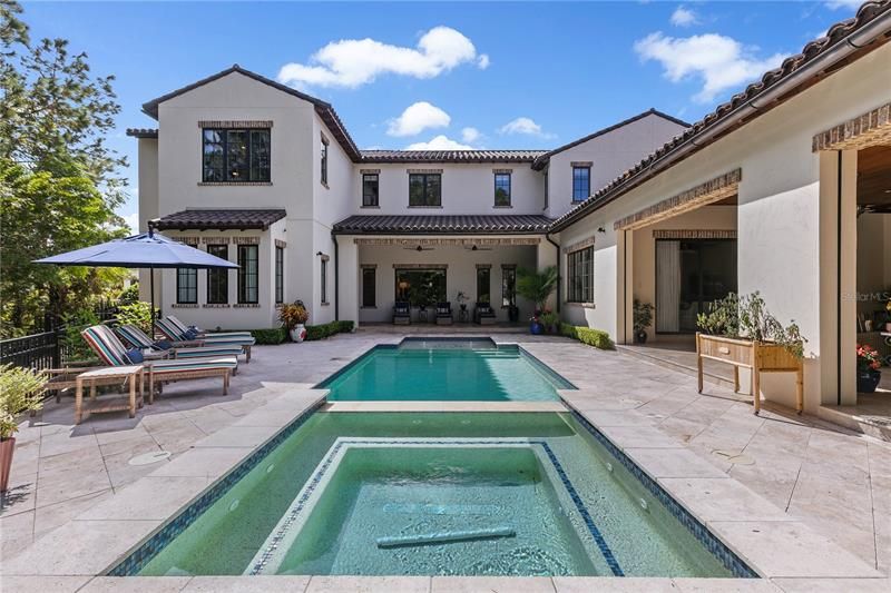 Recently Sold: $6,800,000 (6 beds, 7 baths, 6491 Square Feet)