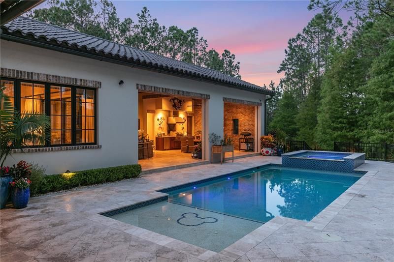 Recently Sold: $6,800,000 (6 beds, 7 baths, 6491 Square Feet)