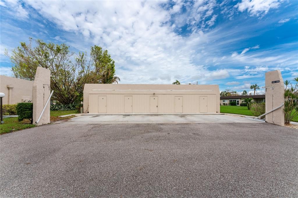 Recently Sold: $197,000 (2 beds, 2 baths, 884 Square Feet)