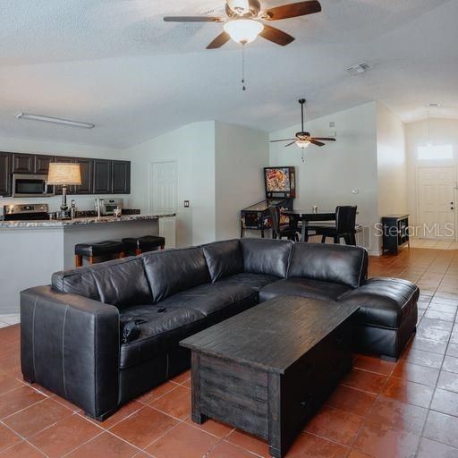Recently Sold: $310,000 (3 beds, 2 baths, 1640 Square Feet)