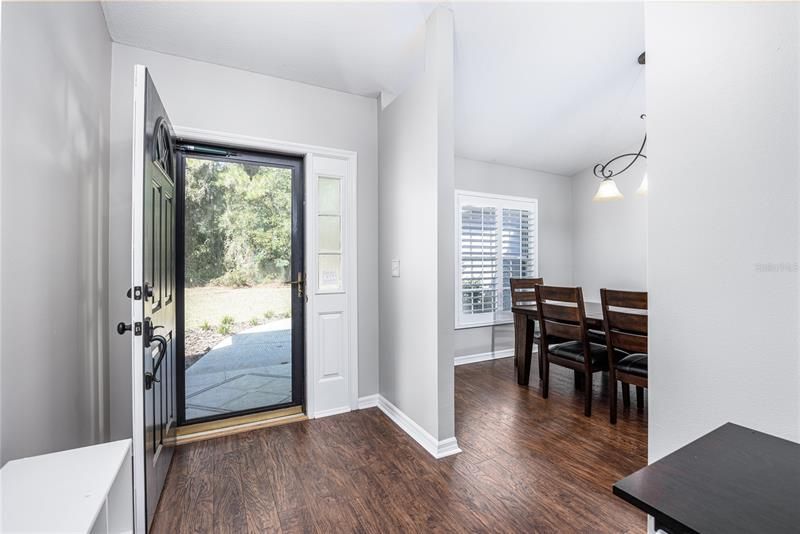 Recently Sold: $375,000 (3 beds, 2 baths, 1656 Square Feet)