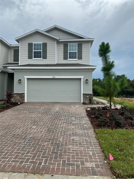 Recently Sold: $354,325 (3 beds, 2 baths, 1787 Square Feet)